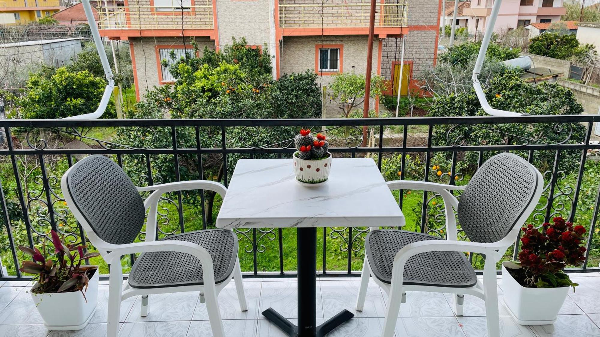 Mia Guest House - Entire Home With Balcony & Garden Divjake Exterior foto